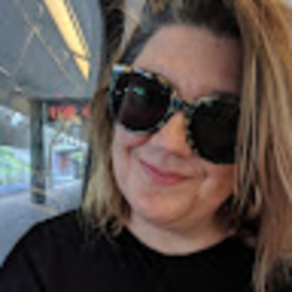 Meet your Posher, Lura